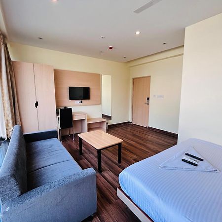 Golden Square - Kolkata Airport Hotel Luaran gambar