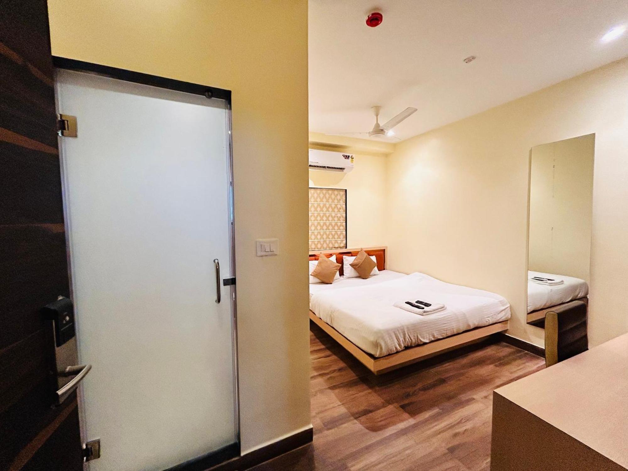Golden Square - Kolkata Airport Hotel Luaran gambar